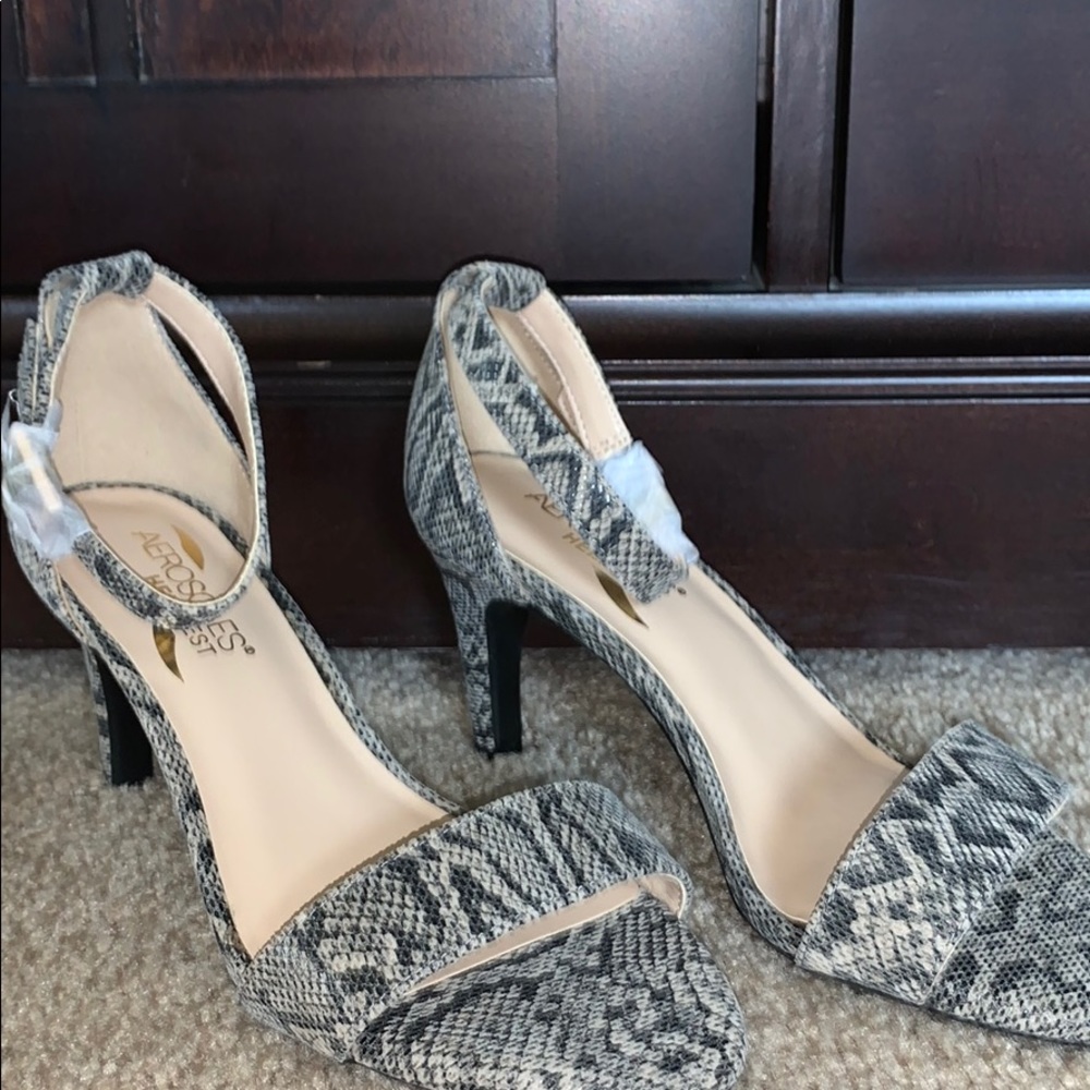 aerosoles snake print heels